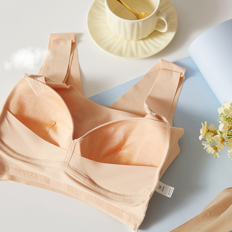 Silk Seamless Sports Bra