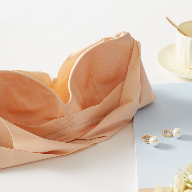 Silk Seamless Sports Bra