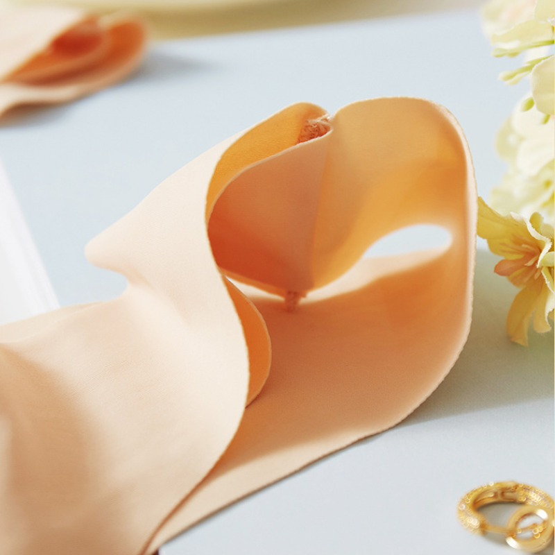 Silk Seamless Sports Bra