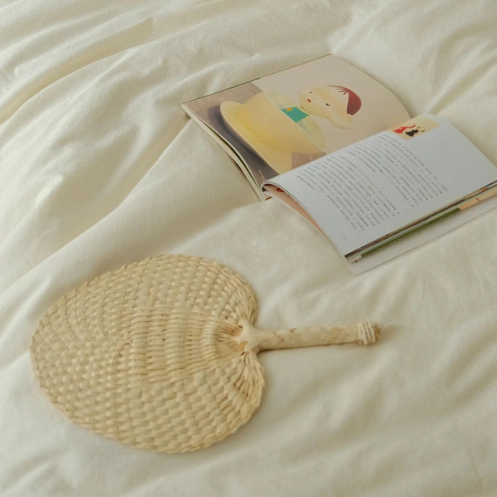 Natural Bamboo Raffia Hand Fans for Summer Cooling and Wedding Party Favors