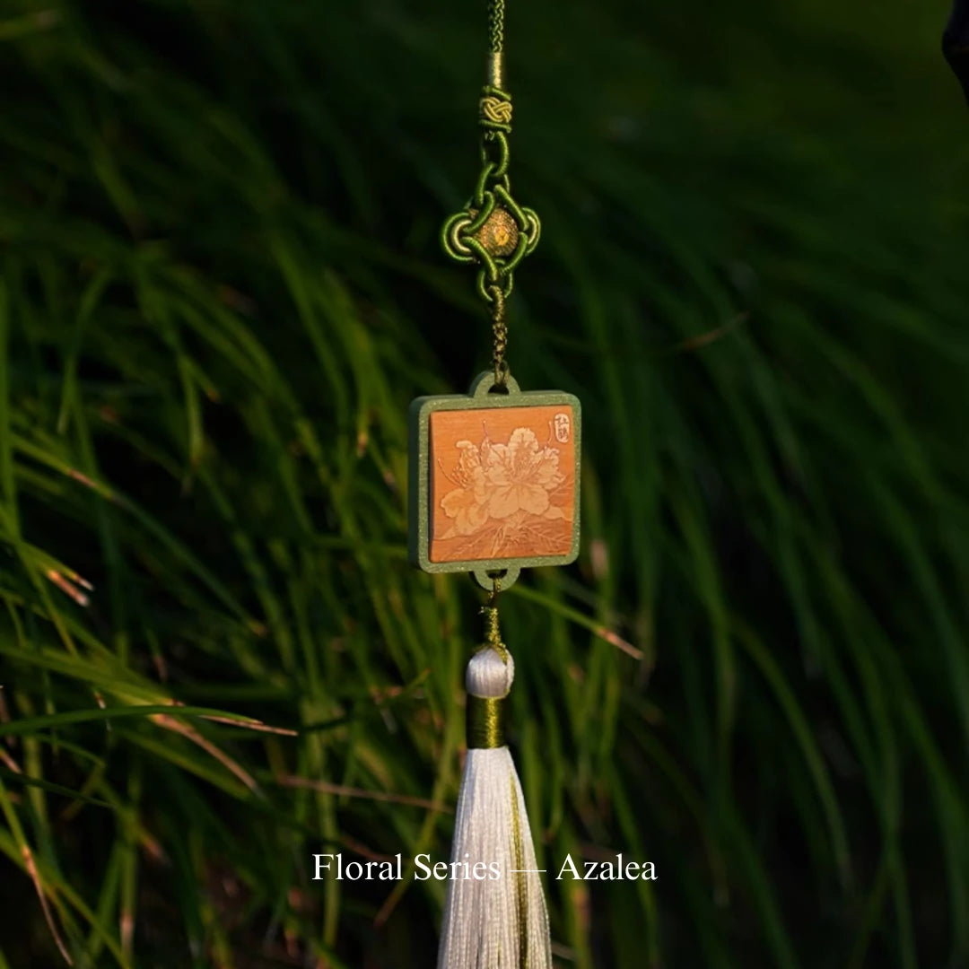 Azalea & Peony Qing Bamboo Phone Charm – Chinese Knot Edition