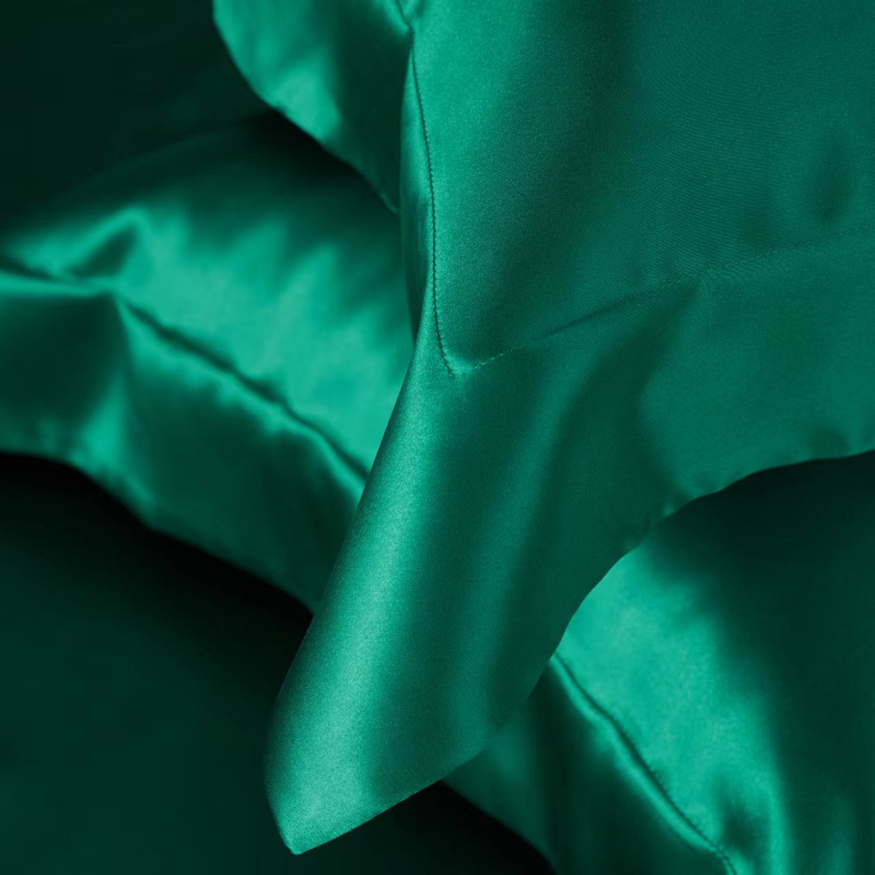 19 Momme 100% Mulberry Silk Emerald Bedding Set