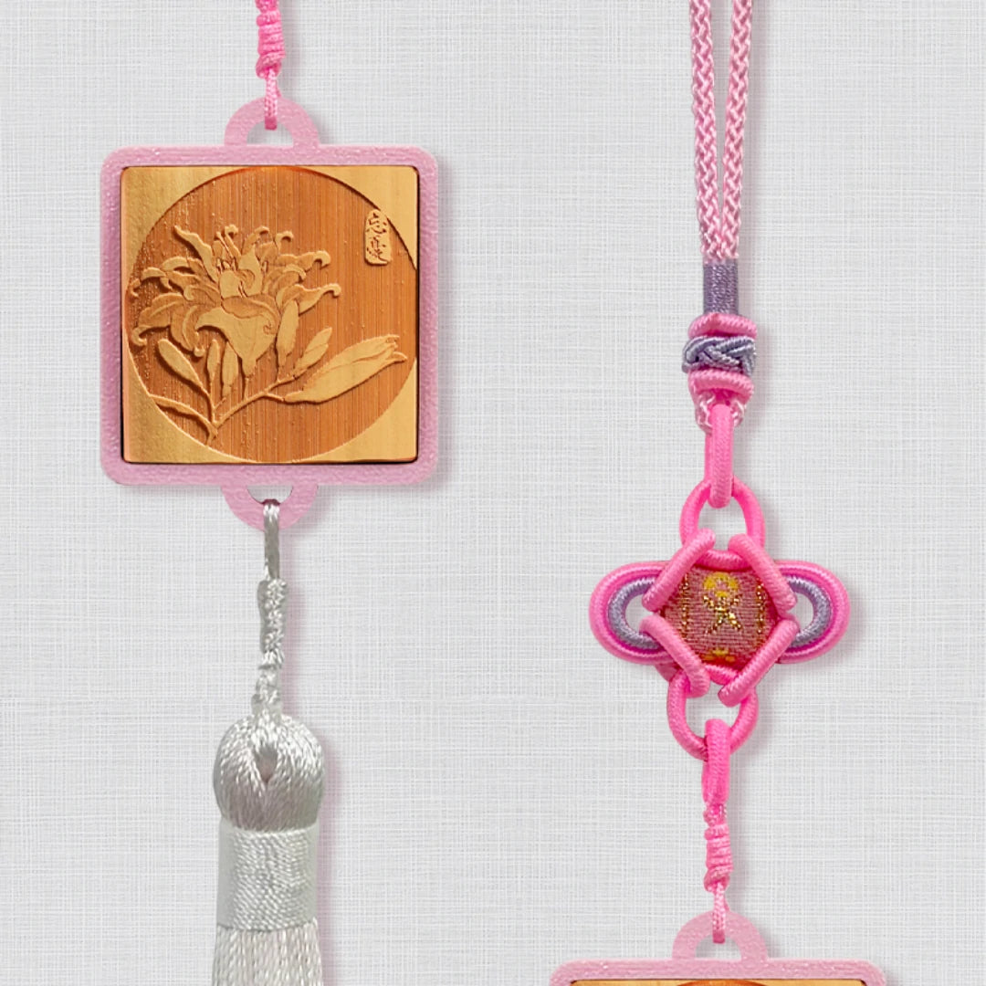 Azalea & Peony Qing Bamboo Phone Charm – Chinese Knot Edition