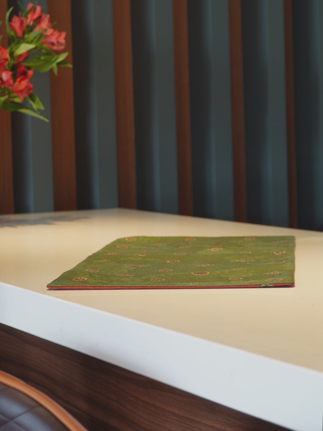 Chinese Gardern Style Double-sided Plant Dyed Silk Table Mat